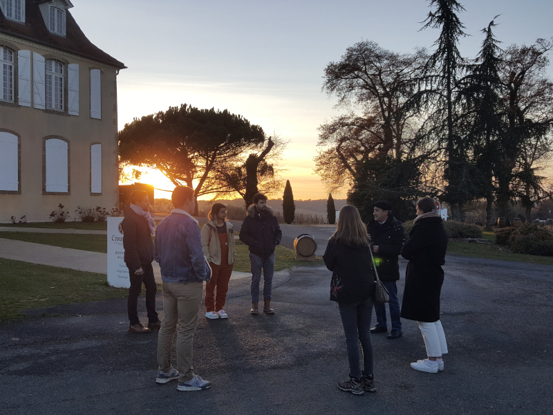 Internes en médecine générale de l'Université de Bordeaux accueillis à la cave de Crouseilles dans les Pyrénées-Atlantiques